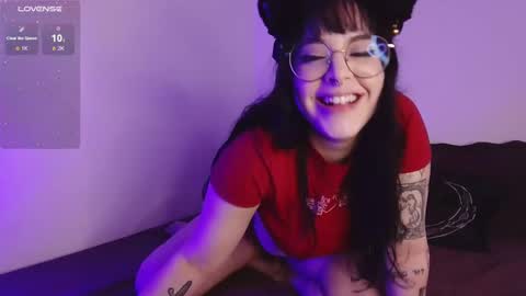 Snapshot of midnightkitten_ chatting on November 2025 10:31:02 PM Nana online show from November 2025 10:31:02 PM