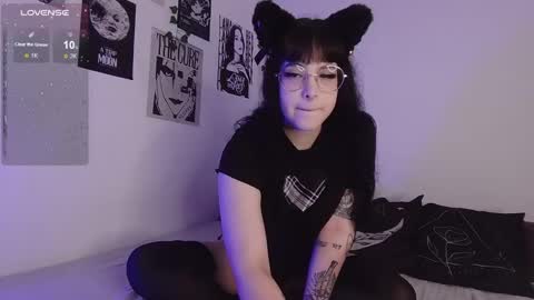 Snapshot of midnightkitten_ chatting on November 2025 10:23:01 PM Nana online show from November 2025 10:23:01 PM