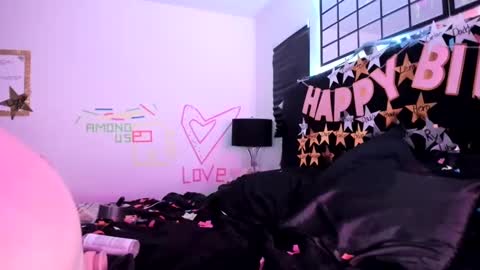 Snapshot of midnightrose11 chatting on January 2025 12:05:01 PM Midnightrose online show from January 2025 12:05:01 PM