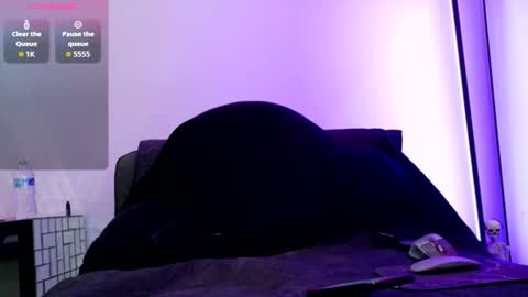 Snapshot of midnightrose11 chatting on October 2025 06:14:02 AM Midnightrose online show from October 2025 06:14:02 AM