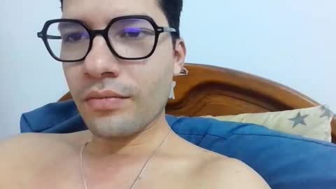 Snapshot of midoumas1 chatting on November 2025 02:46:01 PM Sam online show from November 2025 02:46:01 PM