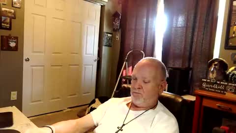 Snapshot of midwestdad09 chatting on October 2025 04:41:01 PM midwestdad09 online show from October 2025 04:41:01 PM