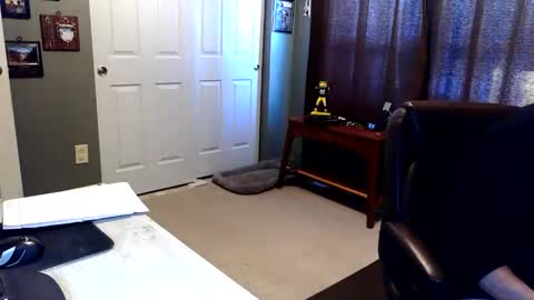 Snapshot of midwestdad09 chatting on December 2025 02:11:01 PM midwestdad09 online show from December 2025 02:11:01 PM