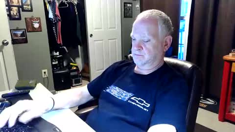 midwestdad09 online show from April 2026 10:57:02 AM