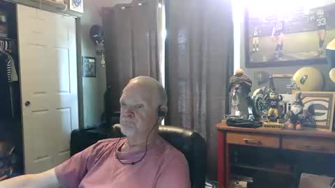 Snapshot of midwestdad09 chatting on June 2026 06:41:01 PM midwestdad09 online show from June 2026 06:41:01 PM