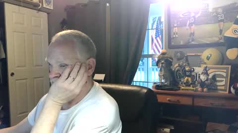 Snapshot of midwestdad09 chatting on June 2026 12:32:02 AM midwestdad09 online show from June 2026 12:32:02 AM
