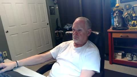 Snapshot of midwestdad09 chatting on June 2026 01:06:02 AM midwestdad09 online show from June 2026 01:06:02 AM