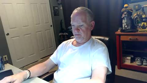 Snapshot of midwestdad09 chatting on June 2026 09:25:02 AM midwestdad09 online show from June 2026 09:25:02 AM