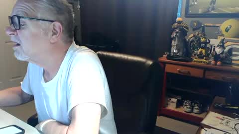Snapshot of midwestdad09 chatting on June 2026 10:51:02 AM midwestdad09 online show from June 2026 10:51:02 AM