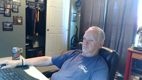 Snapshot of midwestdad09 chatting on June 2026 07:01:01 PM midwestdad09 online show from June 2026 07:01:01 PM