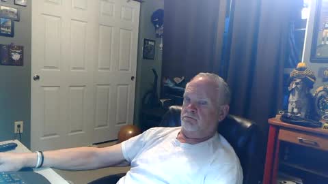 Snapshot of midwestdad09 chatting on June 2026 01:33:01 AM midwestdad09 online show from June 2026 01:33:01 AM