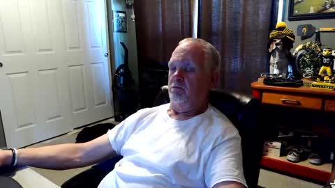 Snapshot of midwestdad09 chatting on June 2026 01:23:02 PM midwestdad09 online show from June 2026 01:23:02 PM
