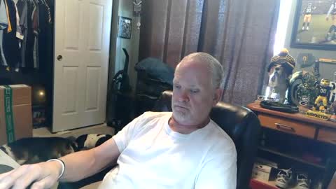Snapshot of midwestdad09 chatting on July 2026 05:50:01 PM midwestdad09 online show from July 2026 05:50:01 PM