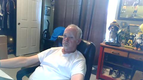 Snapshot of midwestdad09 chatting on July 2026 07:49:02 PM midwestdad09 online show from July 2026 07:49:02 PM