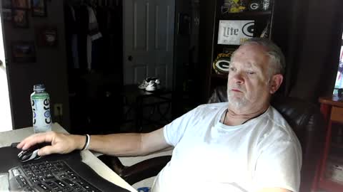 Snapshot of midwestdad09 chatting on July 2026 10:30:01 AM midwestdad09 online show from July 2026 10:30:01 AM