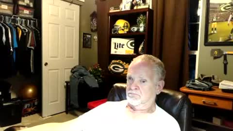 Snapshot of midwestdad09 chatting on July 2026 01:23:02 AM midwestdad09 online show from July 2026 01:23:02 AM
