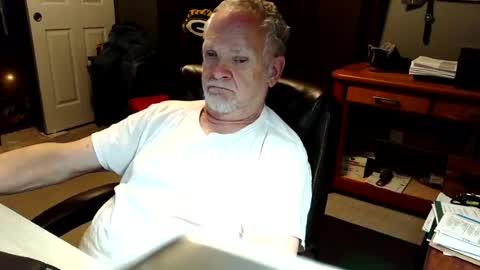 Snapshot of midwestdad09 chatting on July 2026 12:42:01 AM midwestdad09 online show from July 2026 12:42:01 AM