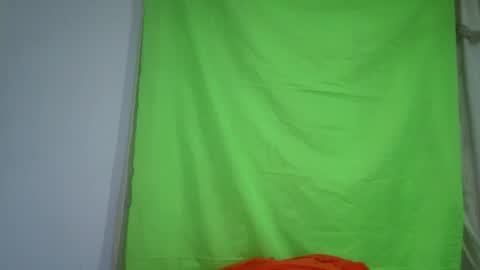 Snapshot of miedovega chatting on October 2025 07:49:01 AM miedovega online show from October 2025 07:49:01 AM