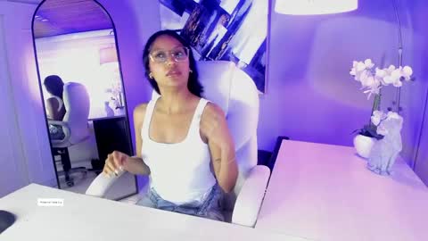 Snapshot of miel_ambar chatting on May 2026 01:17:01 PM miel_ambar online show from May 2026 01:17:01 PM