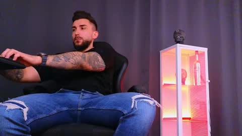 MightyAaron online show from February 2025 03:39:01 PM