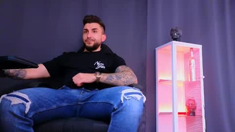 MightyAaron online show from March 2025 05:25:01 PM