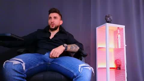 MightyAaron online show from March 2025 06:19:02 AM