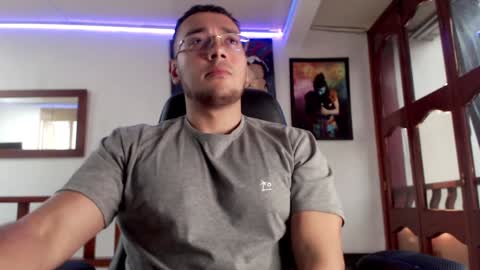 Strong Man online show from February 2025 08:25:01 PM