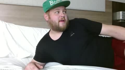 Snapshot of miguel320129 chatting on February 2026 12:18:02 AM Miggy online show from February 2026 12:18:02 AM