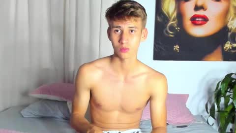 Miguel Hernandez online show from December 2024 10:20:02 PM