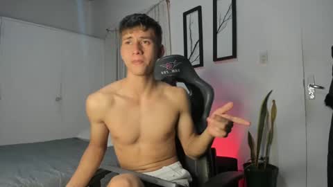 Miguel Hernandez online show from February 2025 12:42:01 AM