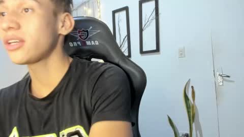 Miguel Hernandez online show from February 2025 01:47:02 AM