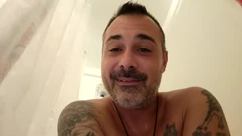Snapshot of miguelguacamex chatting on October 2025 05:55:01 PM miguelguacamex online show from October 2025 05:55:01 PM