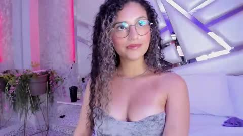 Snapshot of miia02 chatting on February 2025 04:16:02 AM MIA 3 online show from February 2025 04:16:02 AM