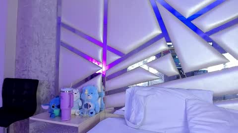 MIA 3 online show from October 2025 03:04:02 AM