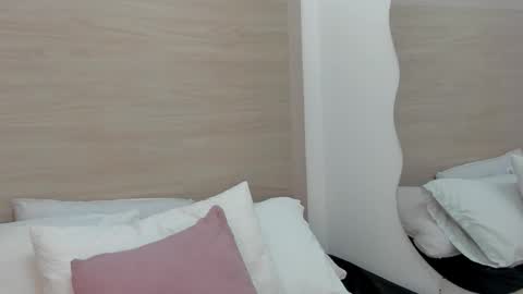 Snapshot of miia03 chatting on March 2026 11:04:01 AM Miia online show from March 2026 11:04:01 AM