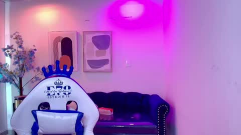 Miia  online show from April 2026 11:06:01 AM