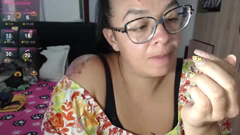 Snapshot of miia_big1boobs chatting on February 2025 08:03:01 PM miia big1boobs online show from February 2025 08:03:01 PM