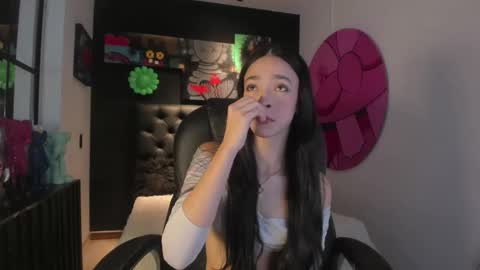 Snapshot of miia_bratz chatting on February 2026 07:32:02 PM miia_bratz online show from February 2026 07:32:02 PM