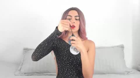 miia_evans01 online show from October 2025 12:09:02 PM
