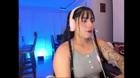 Miia Kay online show from October 2025 02:33:01 AM