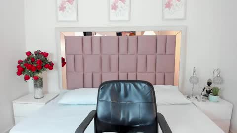 Mia  online show from January 2025 07:58:02 PM