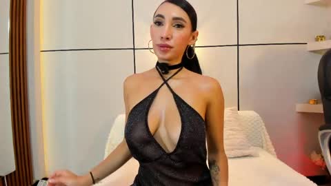 Snapshot of miia_parker_ chatting on April 2026 12:28:01 PM online show from April 2026 12:28:01 PM