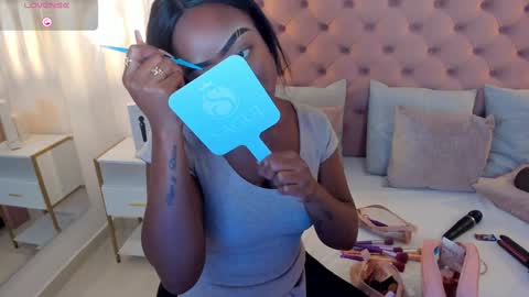 Miia Schwarz  online show from January 2025 05:37:01 PM