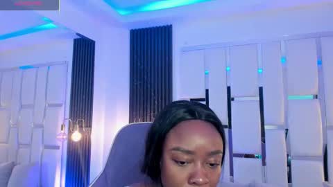 Miia Schwarz  online show from February 2026 12:11:01 PM