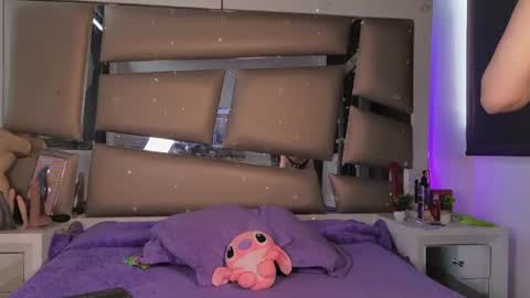 Mia online show from June 2026 07:56:01 PM