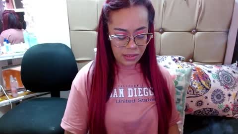 Snapshot of miia_spencer_ chatting on January 2025 05:19:02 AM miia online show from January 2025 05:19:02 AM