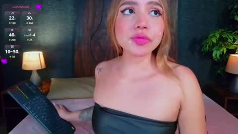 miia_sttone online show from June 2026 04:45:01 PM