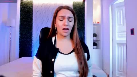 Miia 3 online show from October 2025 12:04:01 PM