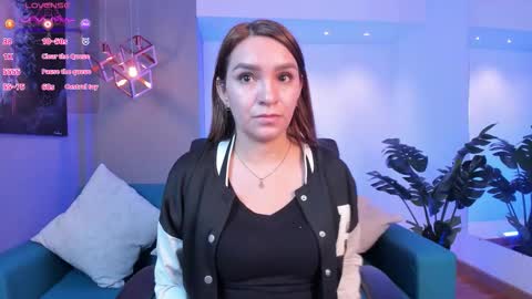 Miia 3 online show from October 2025 11:45:02 AM