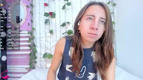 Snapshot of miiaa_doll chatting on March 2025 11:44:02 AM MIIA online show from March 2025 11:44:02 AM